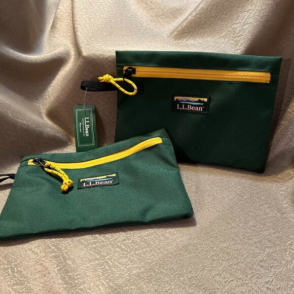 L.L. Bean Handbags - L.L.Bean Signature Green Leather Zip Pouch set